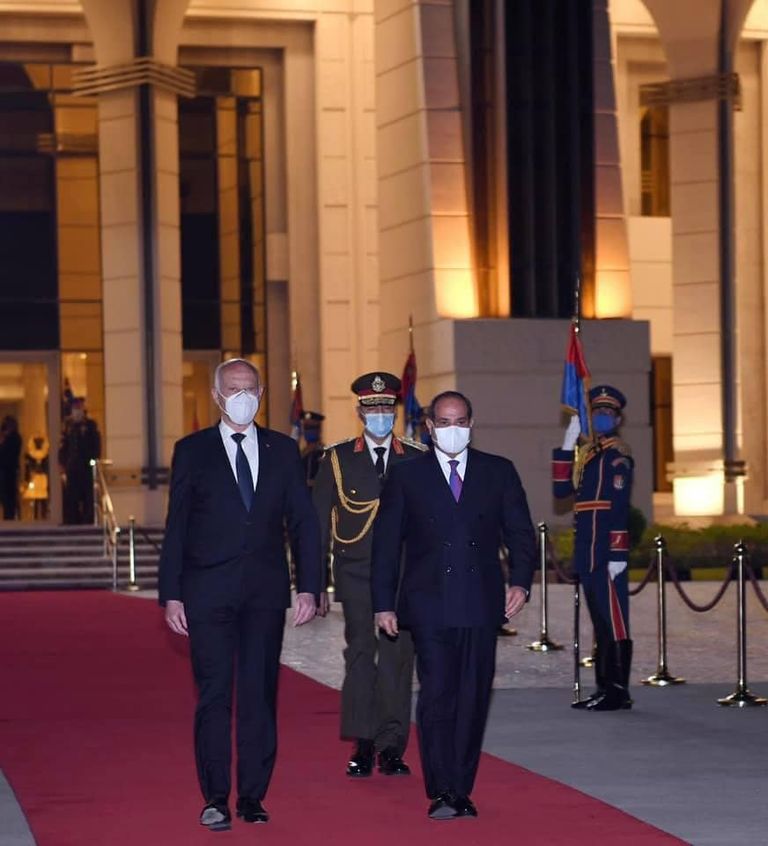 الرئيس المصري عبدالفتاح السيسي يودع نظيره التونسي