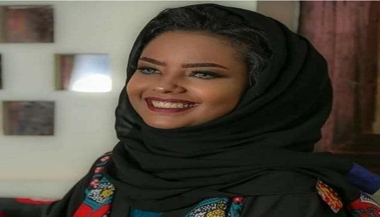 عارضة الأزياء والممثلة اليمنية انتصار الحمادي