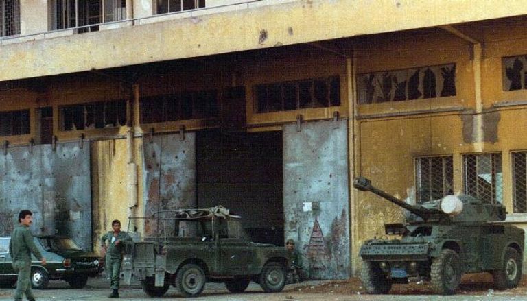 مقاتلون وآالياتهم العسكرية خلال الحرب اللبنانية