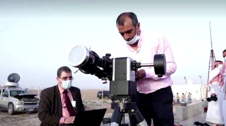 فلكيون يتحدثون عن طريقة رصد هلال رمضان وبدء الصيام