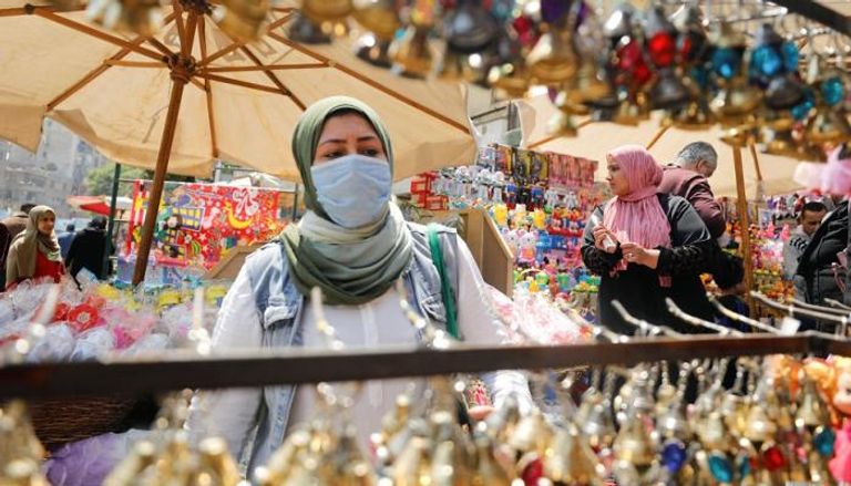 المصريون اندفعوا إلى الأسواق لشراء مستلزمات رمضان