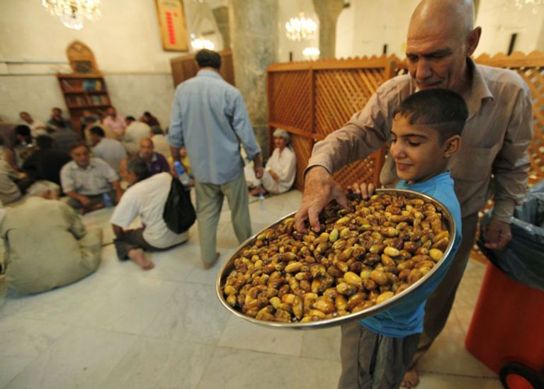 الأسواق العراقية ببغداد تعرض بضاعة رمضان