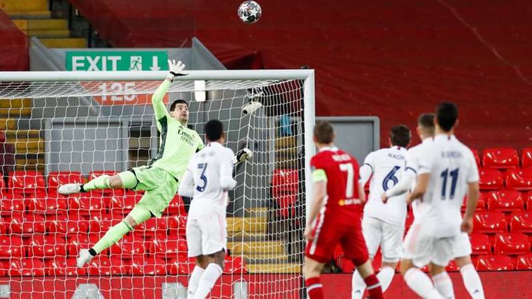 تيبو كورتوا ضد ليفربول