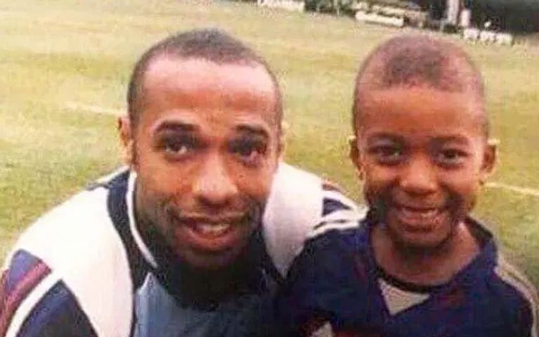 كيليان مبابي طفلا مع كريستيانو رونالدو