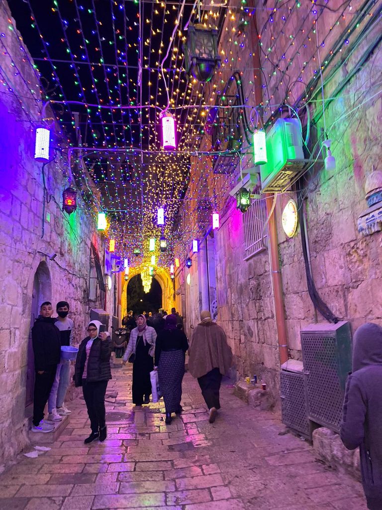 بالصور.. القدس في رمضان تستقبل المصلين بالزينة والأضواء
