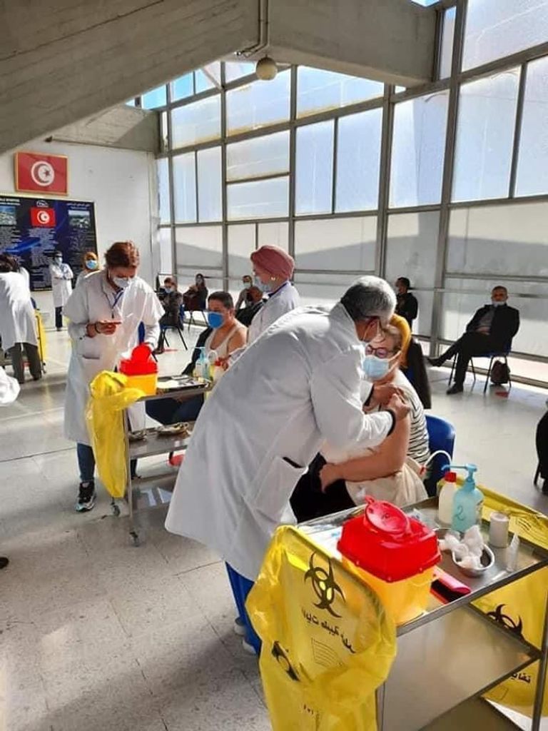 موجة ثالثة من فيروس كورونا تجتاح تونس