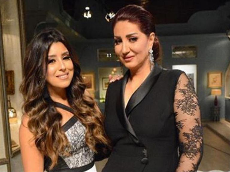 النجمة المصرية وفاء عامر