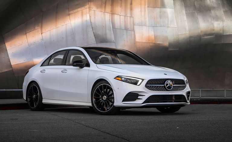 مرسيدس A-class كاديلاك XT4