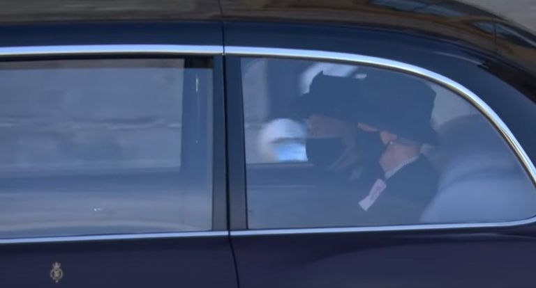 وصول جثمان الأمير فيليب إلى كنيسة القديس جورج