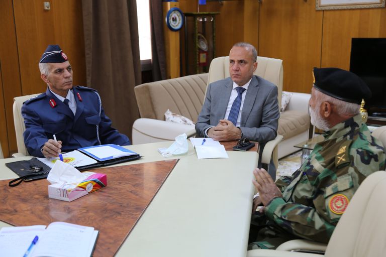 اللافي يجتمع مع عدد من أعضاء اللجنة العسكرية (الرئاسي)