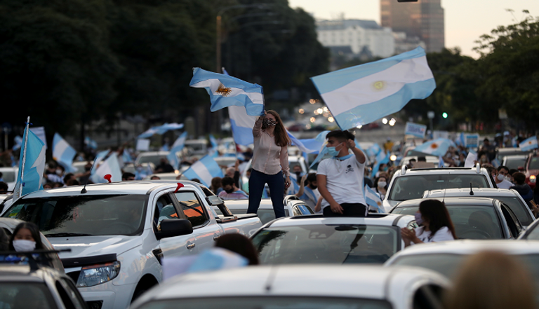 مظاهرات ضد قيود كورونا في الأرجنتين