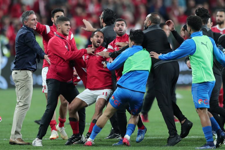 اشتباكات الأهلي والزمالك الأهلي والزمالك