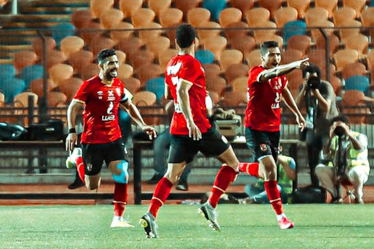 محمد شريف لاعب الأهلي محمود عبدالرازق