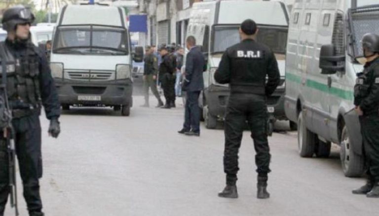 قوة أمنية لمكافحة الإرهاب أمام محكمة بالعاصمة الجزائرية - أرشيفية