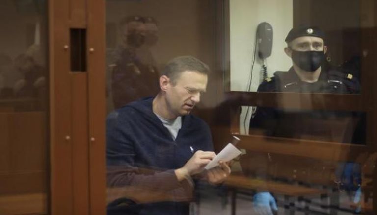 المعارض الروسي أليكسي نافالني خلال محاكمته - رويترز