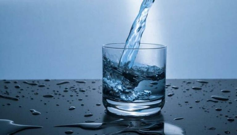 نصيب الفرد من المياه لا ينبغي أن يقل عن 10 أكواب يوميا خلال شهر الصيام