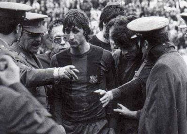 يوهان كرويف مع الشرطة