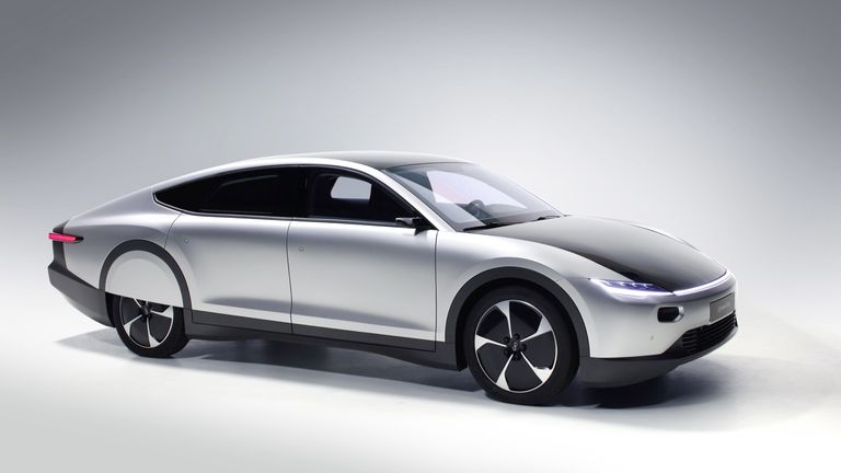 Lightyear One  تسلا رودستر