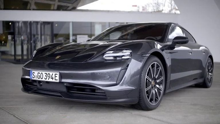 طراز Porsche Taycan Plus تسلا رودستر