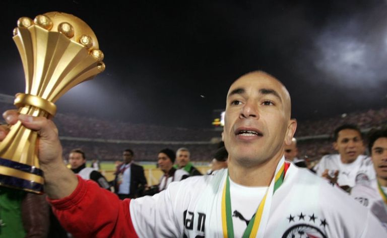 حسام حسن يحمل لقب كأس الأمم الأفريقية سيرجيو راموس وحسام حسن وكريستيانو رونالدو