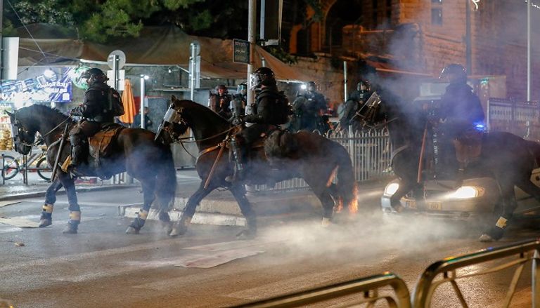 جانب من الاشتباكات - أ.ف.ب إطلاق صاروخ من غزة تجاه جنوب إسرائيل