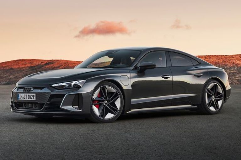 طراز أودي E-Tron GT RS   بورش تايكان