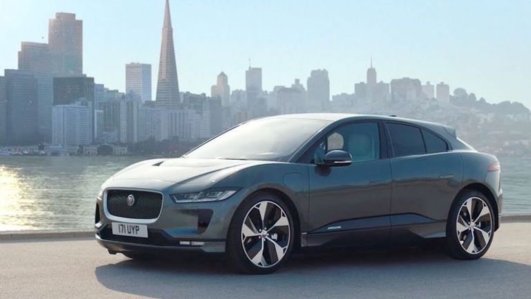 طراز جاجوار I-Pace EV400   بورش تايكان