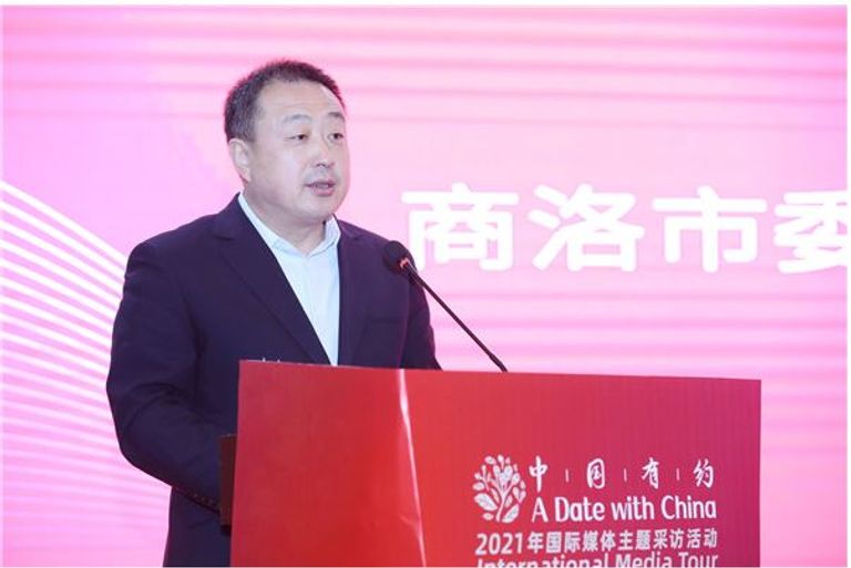 وو ون قانغ عضو اللجنة الدائمة للجنة بلدية شانغلو ونائب العمدة التنفيذي فعالية