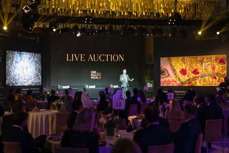 المزاد الفني الخيري لدعم حملة 100 مليون وجبة جانب من المزاد الفني الخيري لدعم حملة 100 مليون وجبة