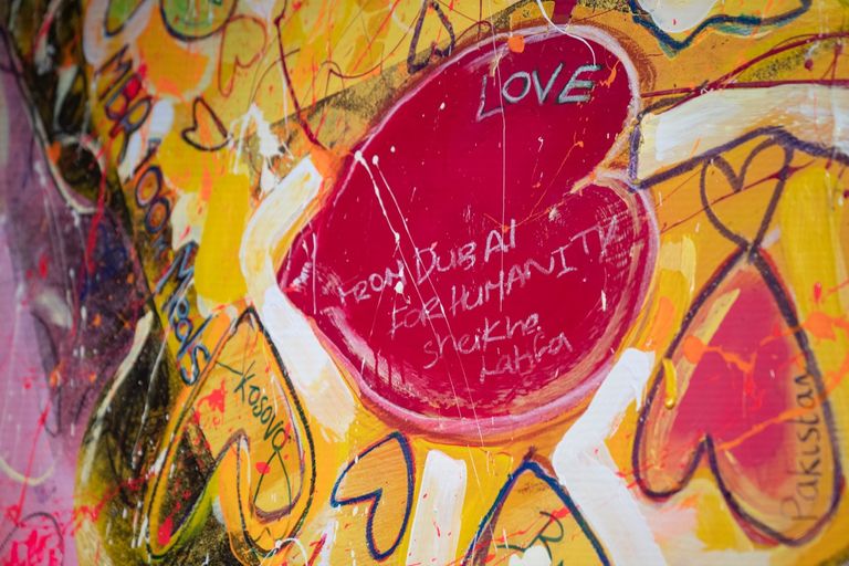 المزاد الفني الخيري لدعم حملة 100 مليون وجبة جانب من المزاد الفني الخيري لدعم حملة 100 مليون وجبة