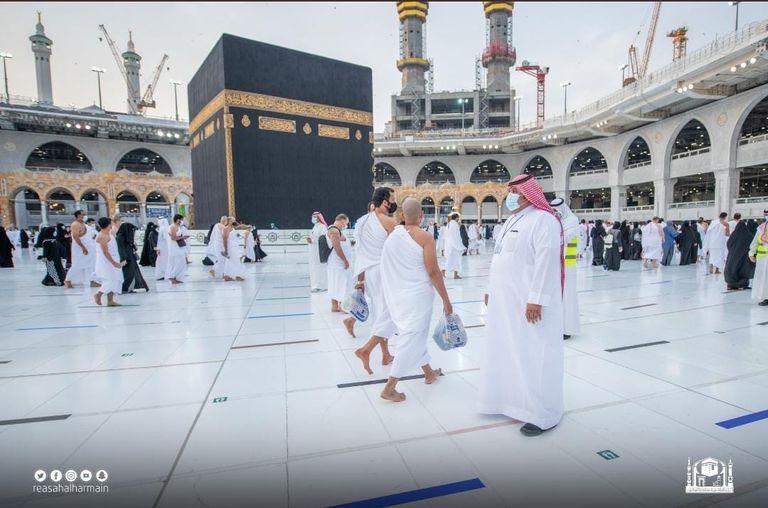 تطبيق الإجراءات الاحترازية من أجل سلامة قاصدي بيت الله الحرام