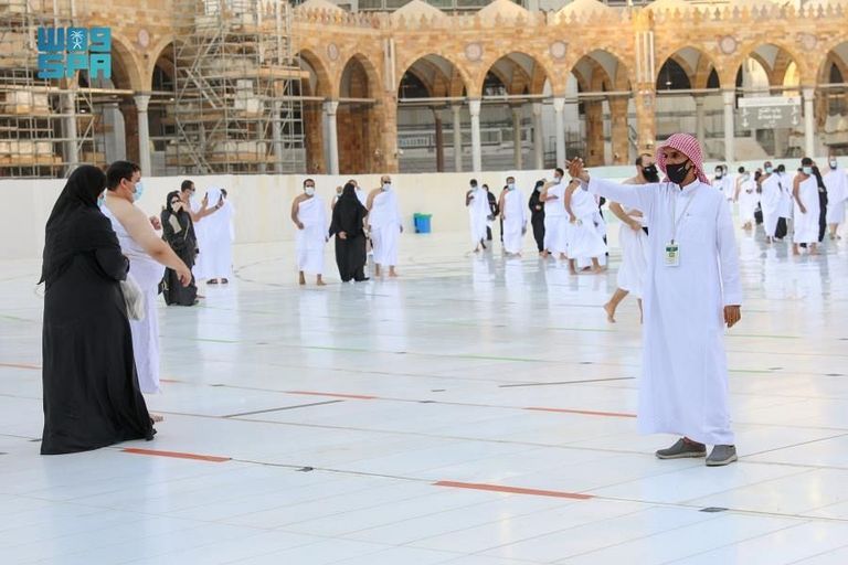 تطبيق الإجراءات الاحترازية من أجل سلامة قاصدي بيت الله الحرام
