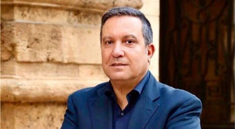 الإعلامي والشاعر اللبناني زاهي وهبي