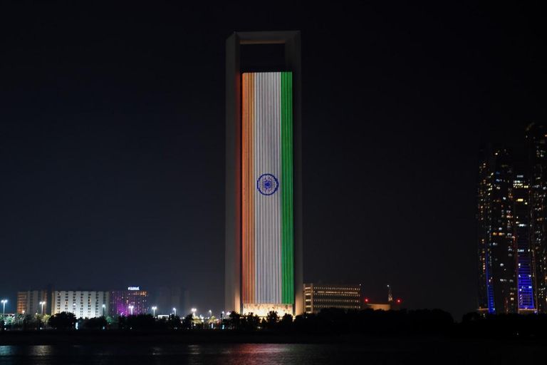 الإمارات تتضامن مع الهند في مواجهة كورونا