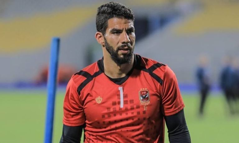 شريف إكرامي بقميص الأهلي