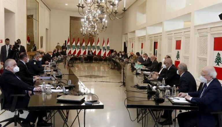 اجتماع الرئيس اللبناني بالوزراء والأمنيين - رويترز