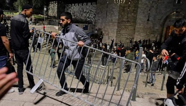 إزالة الحواجز الأمنية الإسرائيلية في باب العامود بالقدس