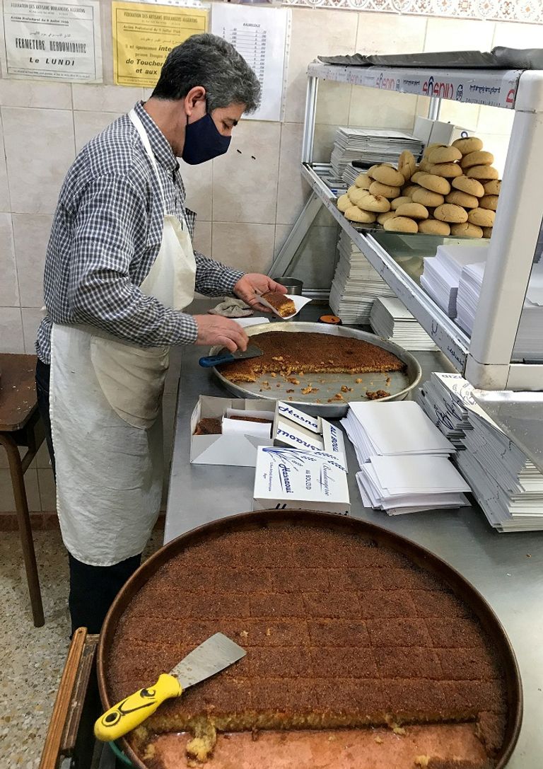 قلب اللوز.. حلوى رمضانية تتوارثها الأجيال في الجزائر 127-193218-heart-almond-ramadan-dessert-algeria-2