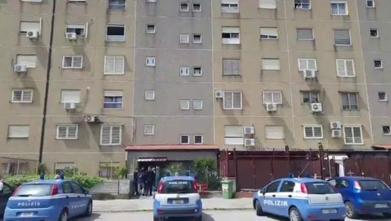 المبنى الذي ارتكبت فيه جريمة القتل بنابولي