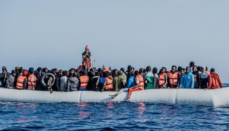 قارب كان يقل مهاجرين قبالة ليبيا (نجدة المتوسط)