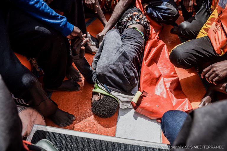 قارب كان يقل مهاجرين قبالة ليبيا (نجدة المتوسط)