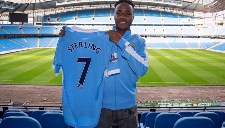 رحيم سترلينج بقميص مانشستر سيتي رحيم سترلينج