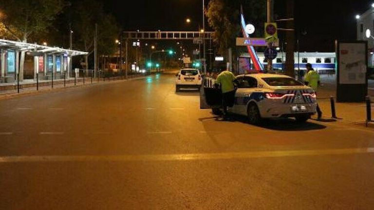 بدء سريان الإغلاق الشامل في تركيا بدء سريان الإغلاق الشامل في تركيا