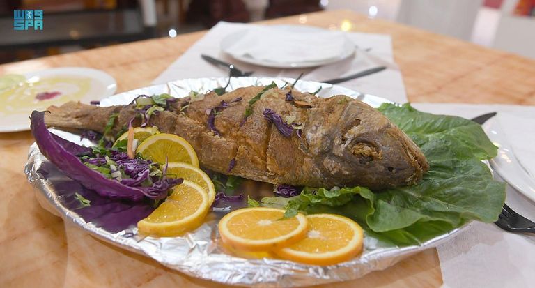 "المأكولات البحرية" تتصدر موائد السحور في تبوك السعودية