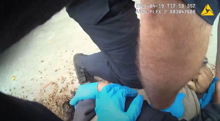 لحظة توقيف الشرطة للشاب ماريو جونزاليس