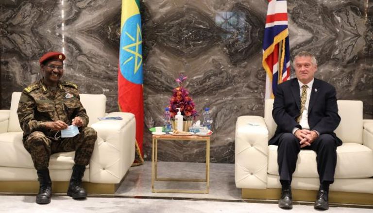 رئيس هيئة الأركان الإثيوبي والسفير البريطاني