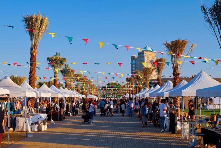 أسواق دبي الرمضانية تقدم مجموعة من خيارات التسوق المميزة