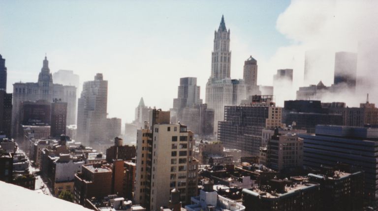 واحدة من الصور التي لم تنشر للهجوم على برج التجارة العالمي