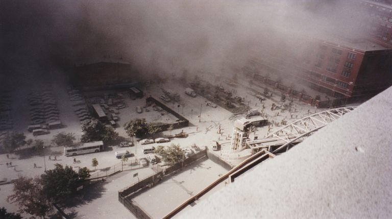 واحدة من الصور التي لم تنشر للهجوم على برج التجارة العالمي
