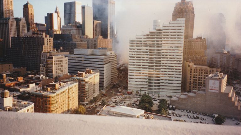 واحدة من الصور التي لم تنشر للهجوم على برج التجارة العالمي